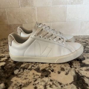 Veja Esplar Size 36 Sneaker